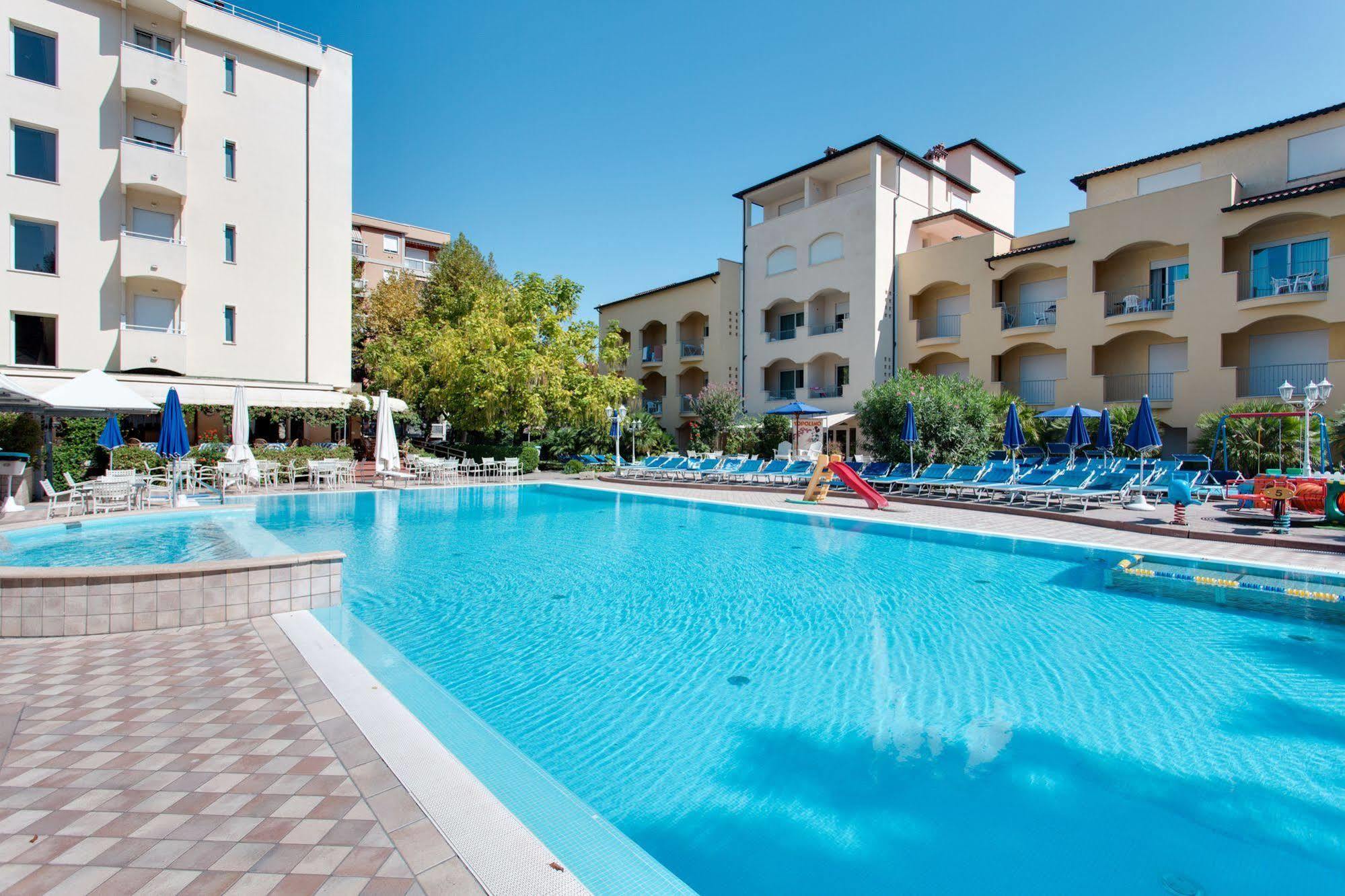 Hotel Sport & Residenza Cesenatico Exterior foto